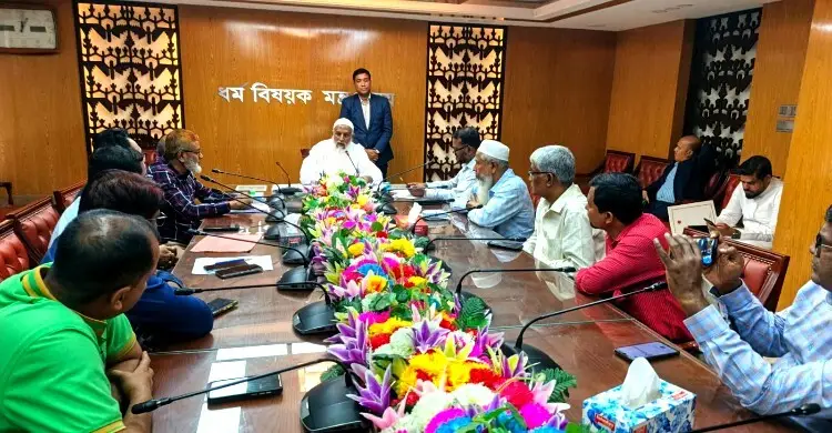 আগামী মৌসুম থেকে হজের খরচ কমানোর উদ্যোগ: ধর্মমন্ত্রী