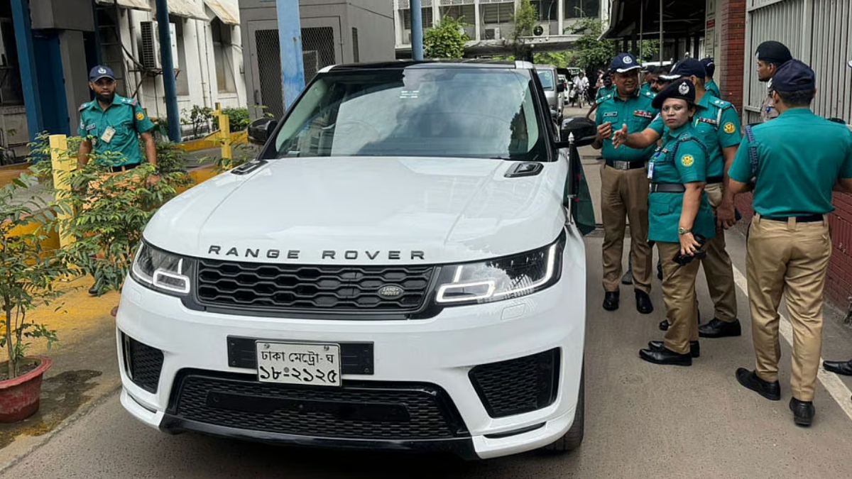 ‘উলটোপথে বেপরোয়া’ মন্ত্রী মিল্লাতের গাড়ি, পুলিশের মামলা