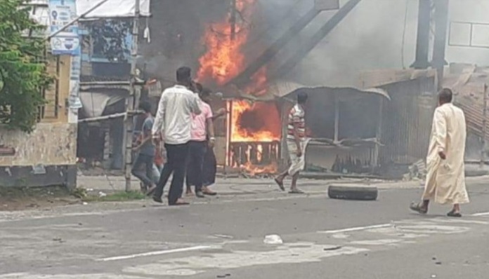 রাজশাহীতে থানা, খাদ্যগুদাম, ভূমি অফিস ও আ.লীগ কার্যালয়ে আগুন