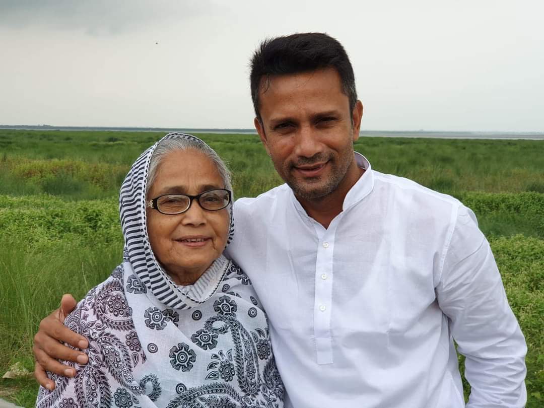 মা হারালেন জাতীয় ক্রিকেট দলের সাবেক অধিনায়ক পাইলট