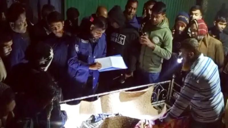 মতলবে বিদ্যুৎস্পৃষ্টে মা-ছেলের মৃত্যু