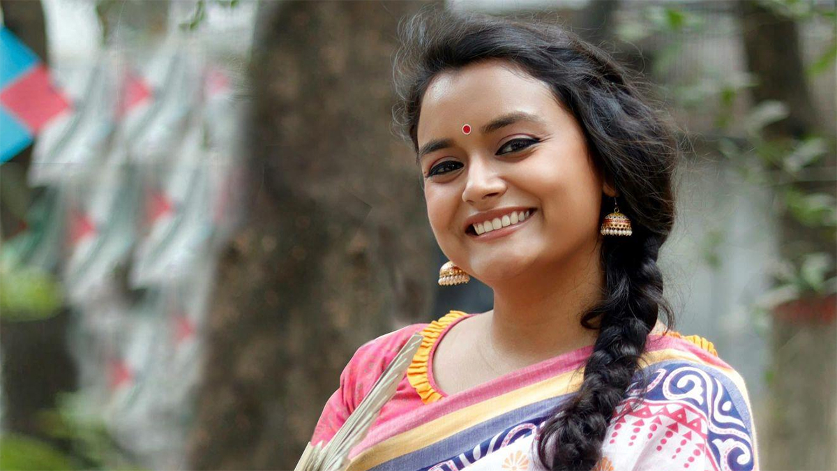 বাসা থেকে ঢাবির ছাত্রীর লাশ উদ্ধার, চিরকুটে লেখা শিক্ষকের নাম