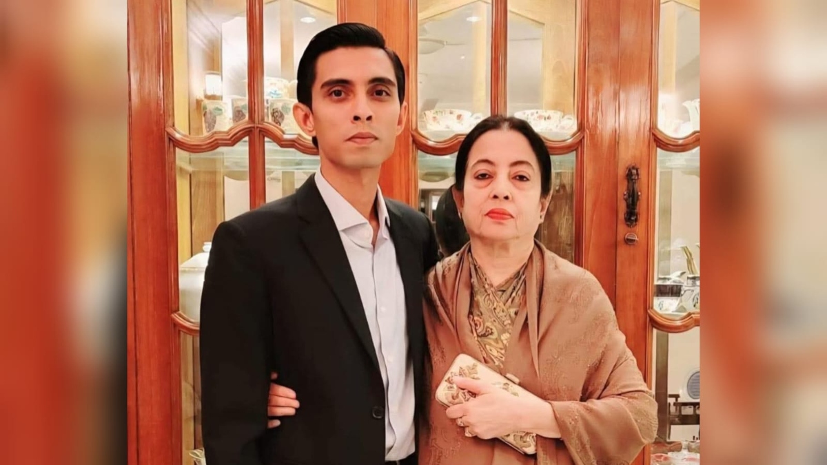 ময়মনসিংহ ৯: স্বতন্ত্র হাসিনার জন্য ভোট চাইলেন বিএনপি থেকে বহিষ্কৃত ছেলে