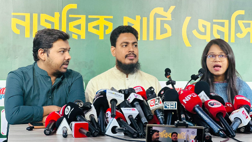 দাম বৃদ্ধির পর তেলপাম্পে লাইন উধাও কেন—প্রশ্ন আখতারের