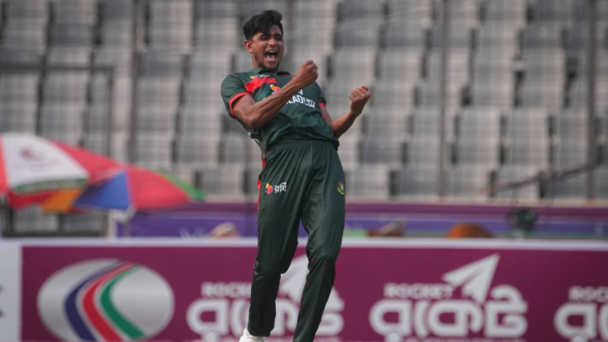 নাহিদের গতির ঝড়ে ১১৪ রানেই অলআউট পাকিস্তান