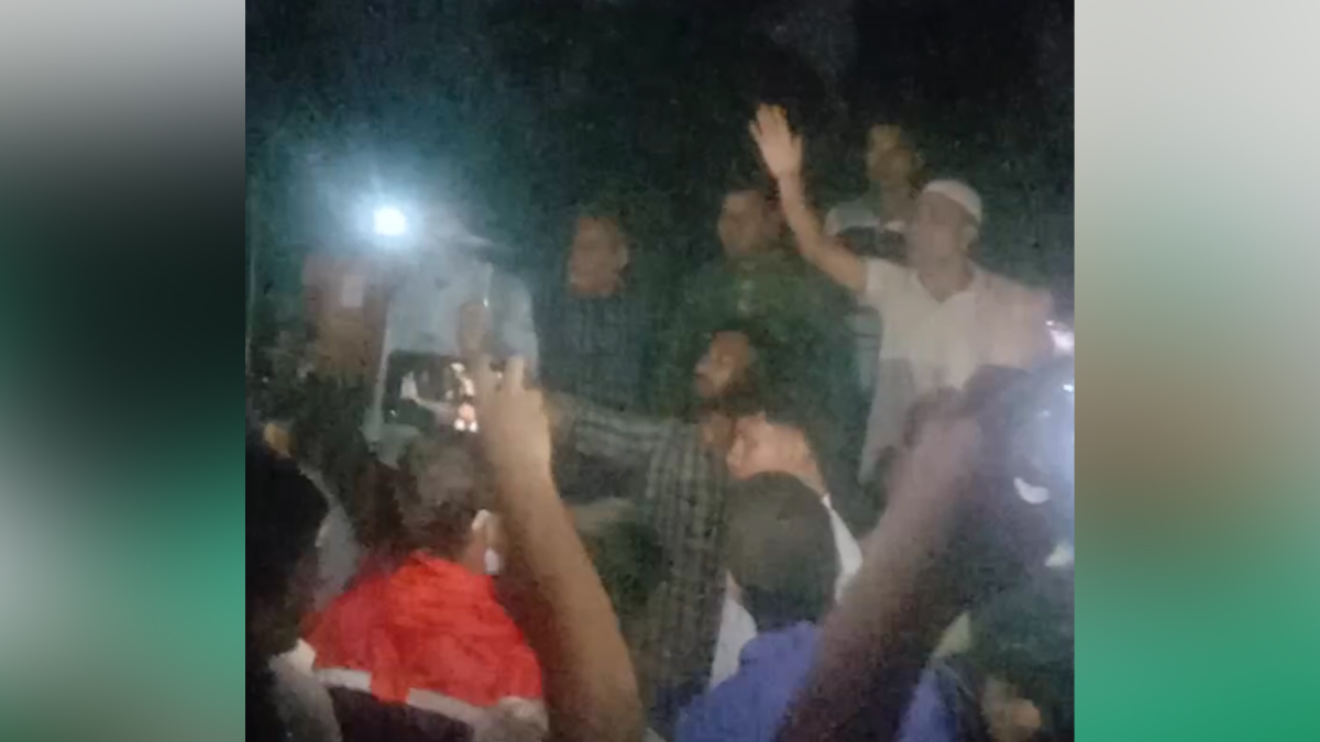 নান্দাইলের তারেরঘাটে আ.লীগের ঝটিকা মিছিল