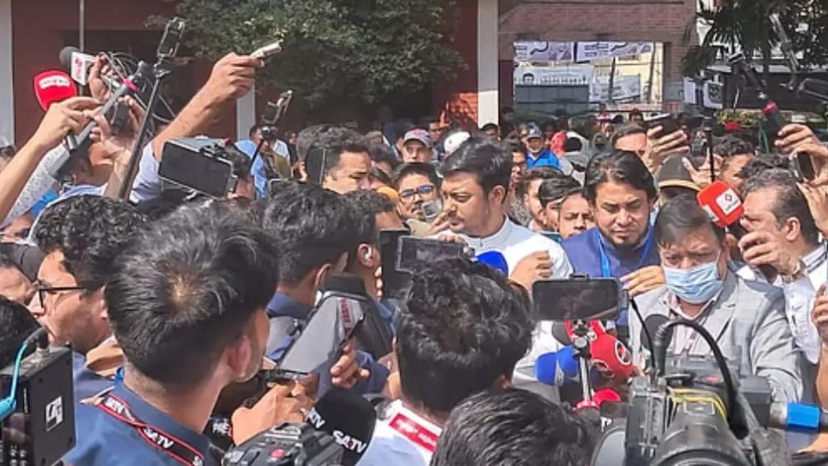 পাটওয়ারীকে ঘিরে ‘ভুয়া ভুয়া’ স্লোগান, বের হলেন সেনাবাহিনীর হস্তক্ষেপে