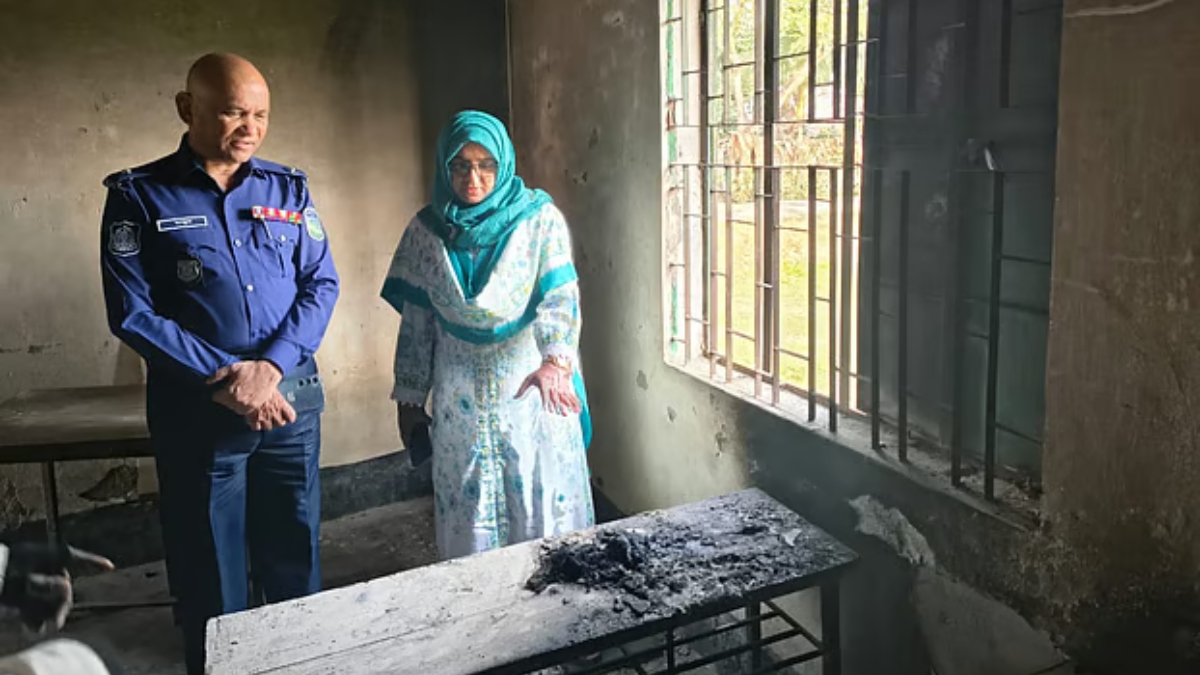 নেত্রকোনায় পাঁচ কেন্দ্রে আগুন, ভোটগ্রহণে সমস্যা হবে না বলছে প্রশাসন