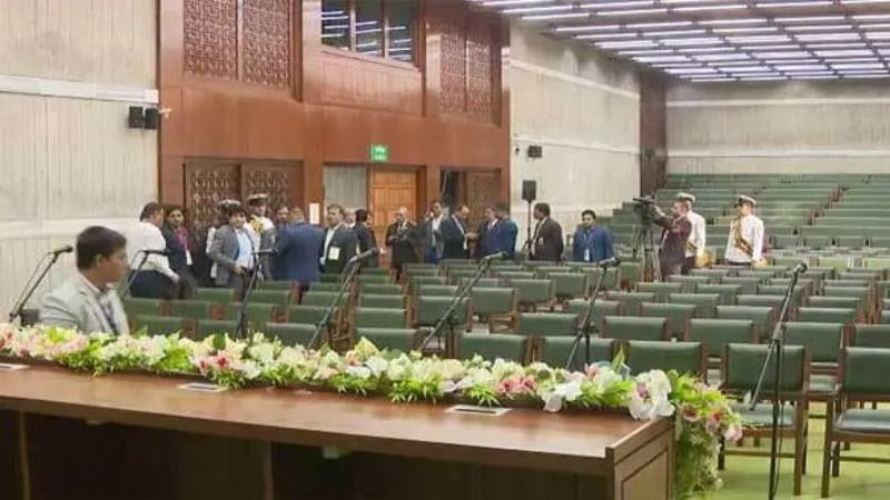 সংসদ ভবনে আসছেন নবনির্বাচিত সংসদ সদস্যরা