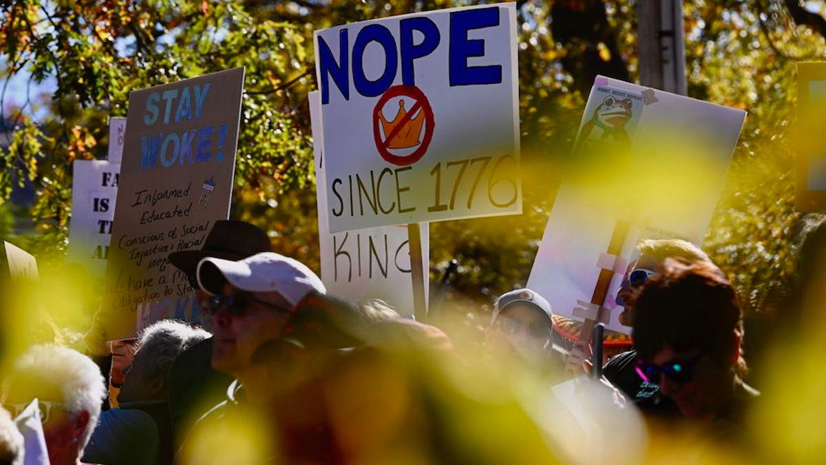 যুক্তরাষ্ট্রজুড়ে ট্রাম্পবিরোধী ‘নো কিংস’ আন্দোলনের ডাক