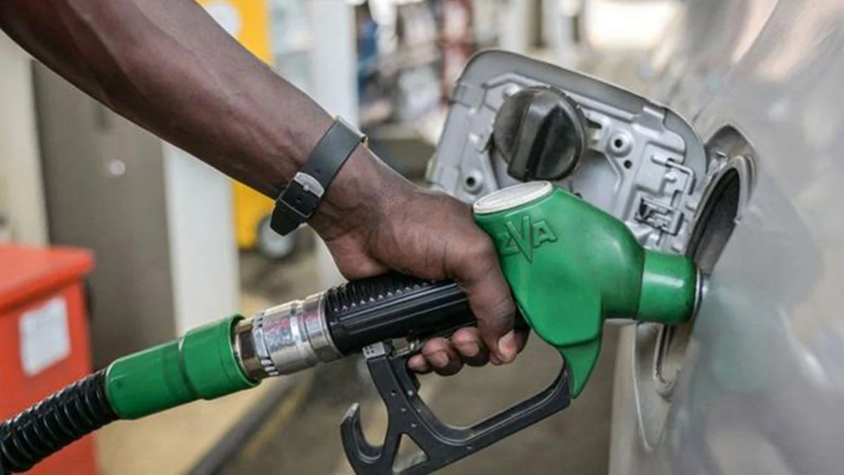 আজ থেকে নতুন নিয়মে জ্বালানি তেল বিক্রি শুরু