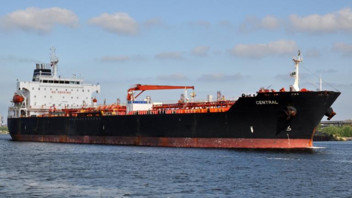 ২৬ হাজার টন অকটেন নিয়ে চট্টগ্রাম বন্দরে ‘এমটি সেন্ট্রাল স্টার’