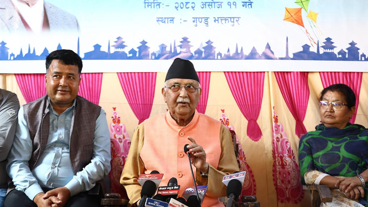 প্রকাশ্যে এলেন ক্ষমতাচ্যুত ওলি, বললেন দেশ ছেড়ে পালাবেন না