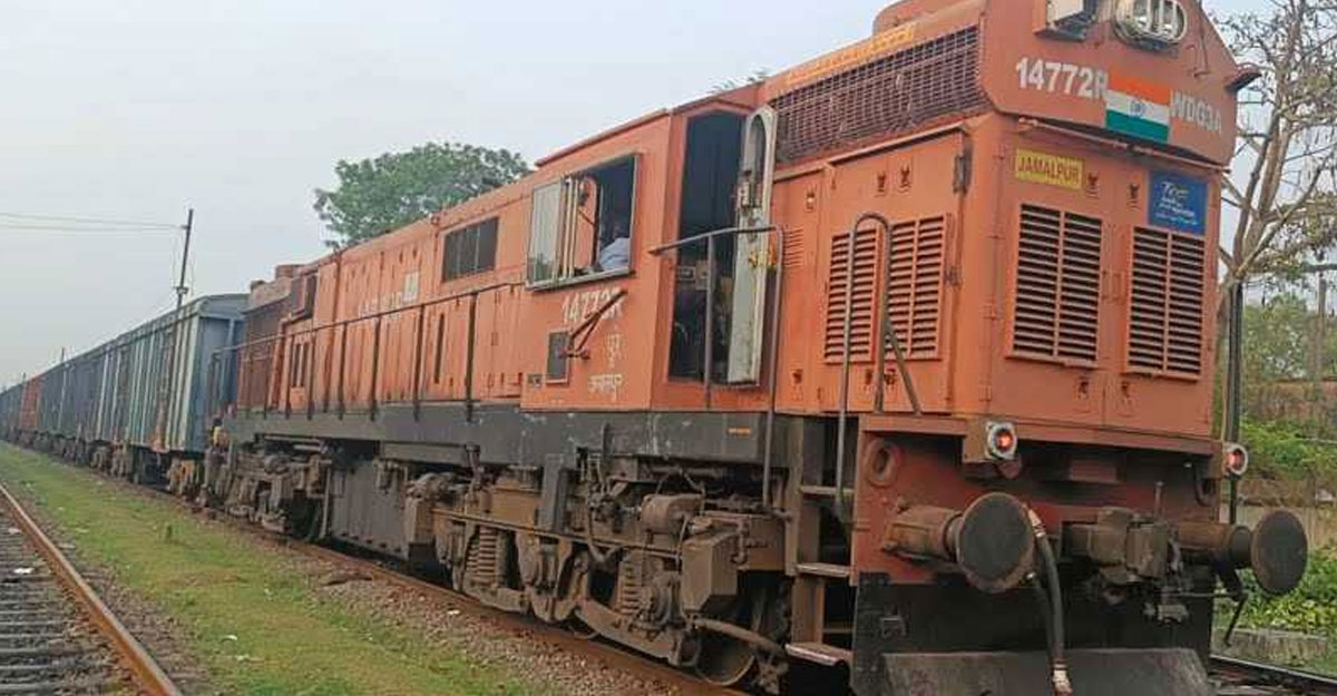 সিরাজগঞ্জে পৌঁছেছে ভারতীয় ১৬৫০ টন পেঁয়াজ