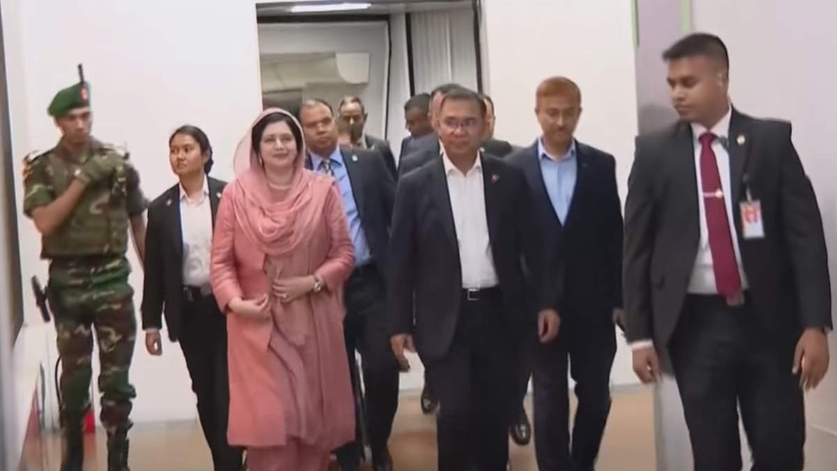 মালয়েশিয়া-চীন সফর শেষে দেশে ফিরলেন প্রধানমন্ত্রী