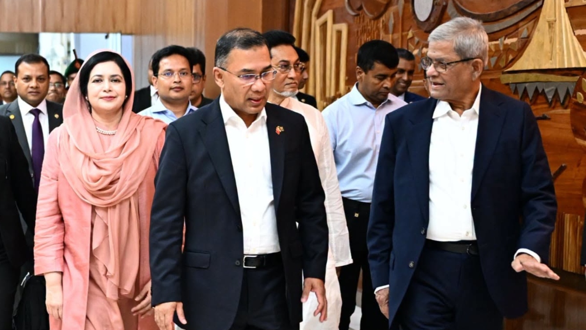 মালয়েশিয়া-চীন সফর শেষে দেশে ফিরলেন প্রধানমন্ত্রী