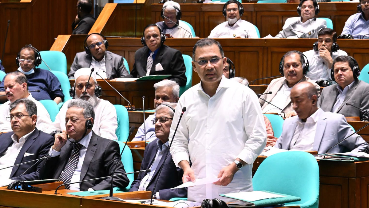 এক ‘ইউনিভার্সাল কার্ডে’ সব সেবা একীভূত করবে সরকার: প্রধানমন্ত্রী