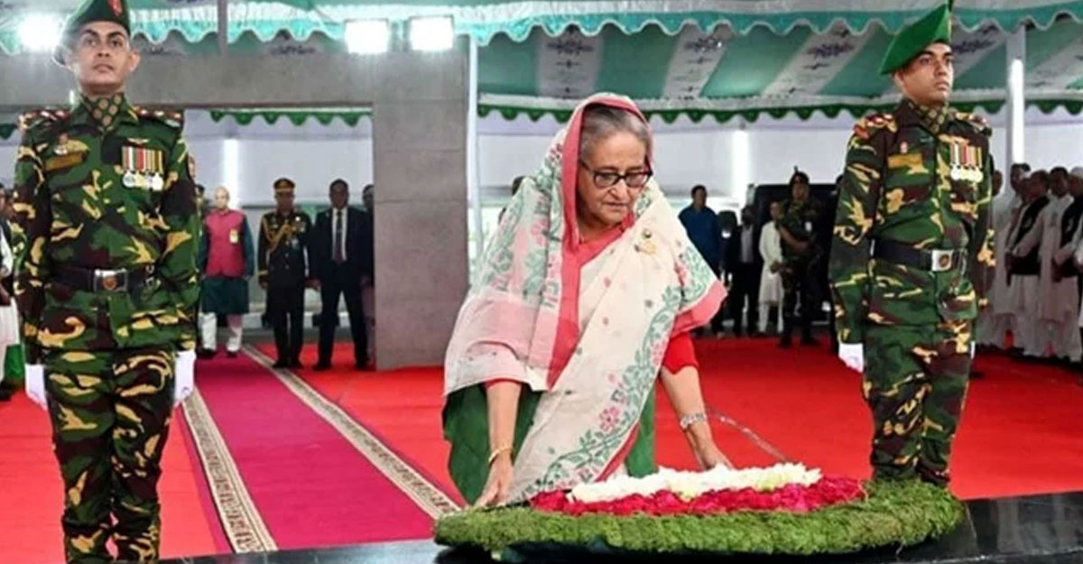বঙ্গবন্ধুর প্রতিকৃতিতে প্রধানমন্ত্রীর শ্রদ্ধা