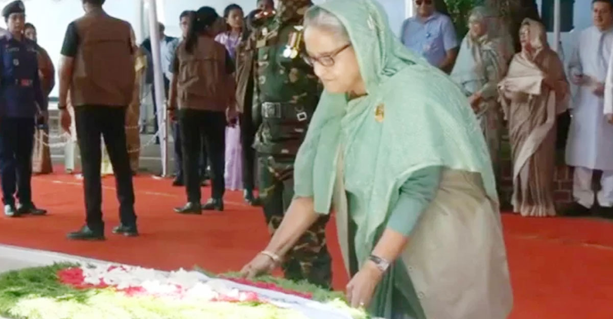 বঙ্গবন্ধুর সমাধিতে প্রধানমন্ত্রীর শ্রদ্ধা