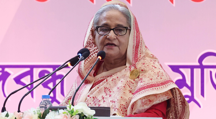 প্রধানমন্ত্রীর সংবাদ সম্মেলন শুরু