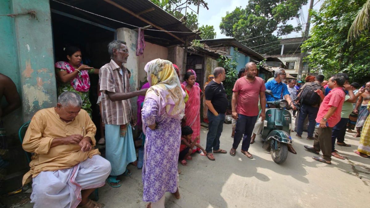 রংপুরে ৪ খুন: বাড়ি ঘিরে রেখেছে পুলিশ, আটক ২