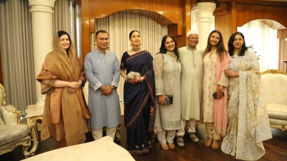 প্রধানমন্ত্রীর সঙ্গে ঈদের শুভেচ্ছা বিনিময় করলেন ড. ইউনূস