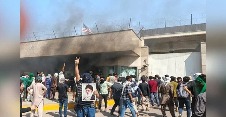 করাচিতে মার্কিন কনস্যুলেটের সামনে বিক্ষোভ–সংঘর্ষে নিহত ৯