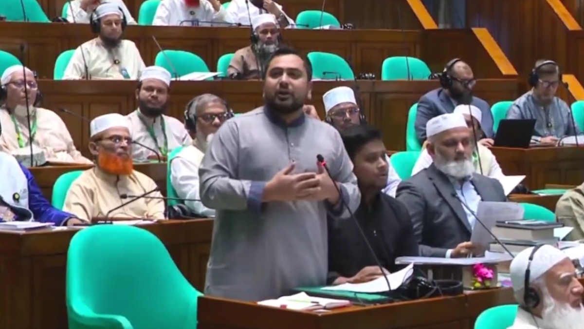 রাষ্ট্রপতি পরিবর্তন করতে না পারা সরকারের দেউলিয়াত্ব: নাহিদ