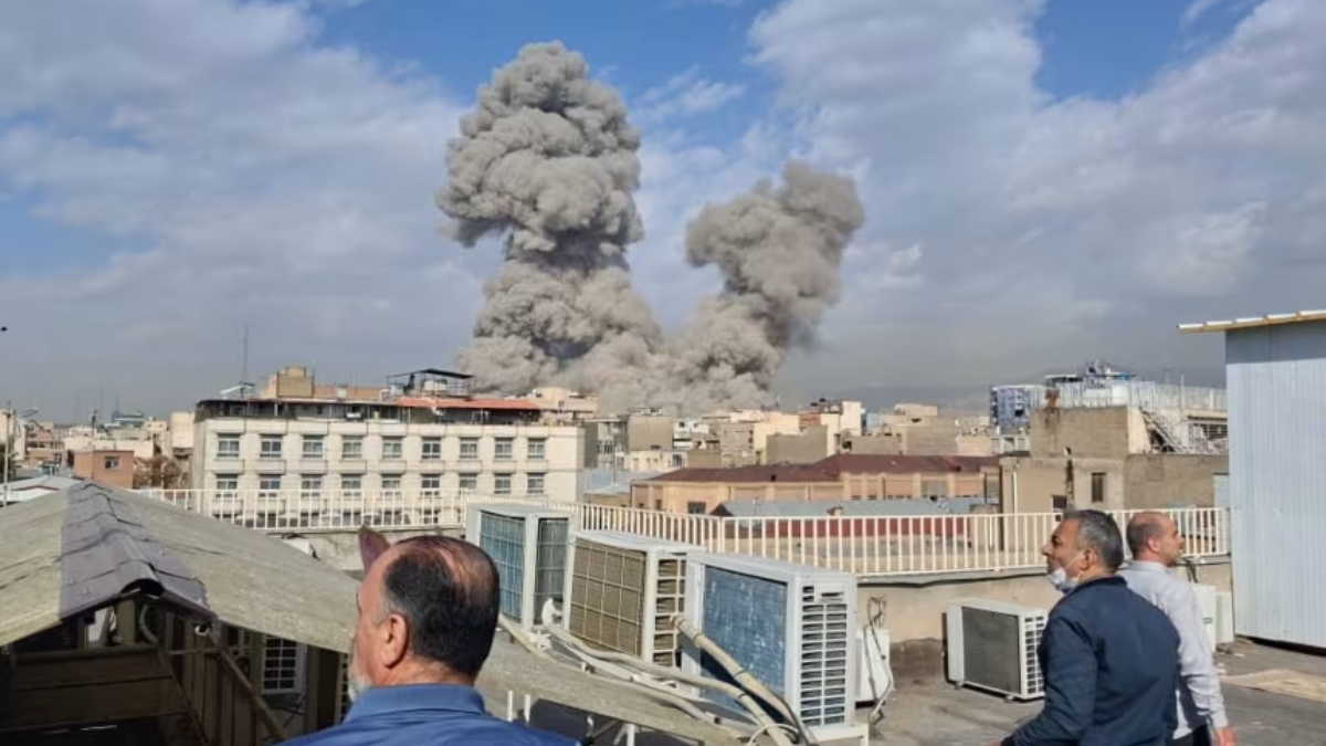 বিকট শব্দে কেঁপে উঠল ইসরায়েল