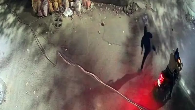 মোহাম্মদপুরের স্কুলে পেট্রোল বোমা নিক্ষেপ