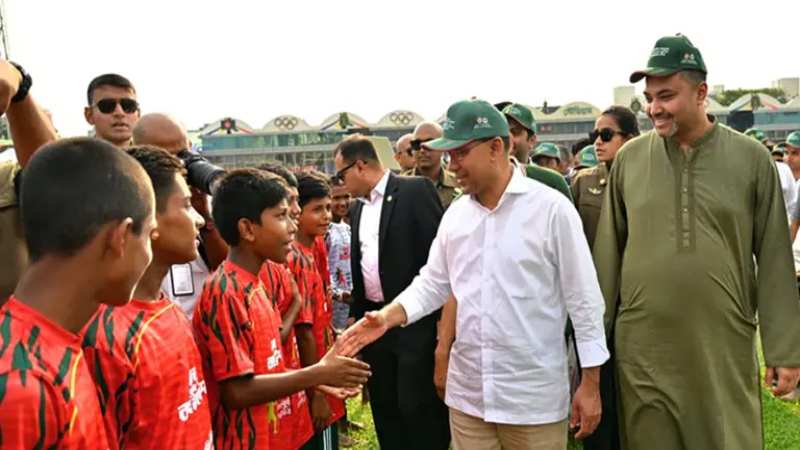খেলাধুলার পাশাপাশি লেখাপড়াতেও এগিয়ে যেতে হবে: প্রধানমন্ত্রী