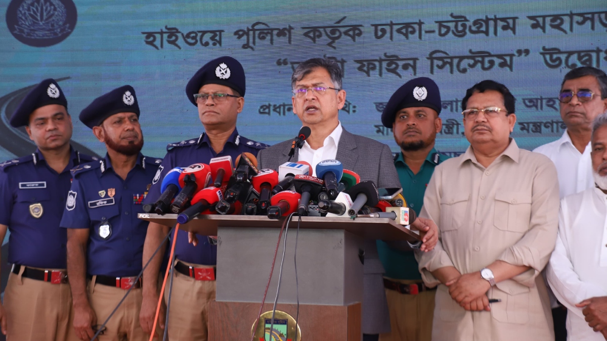 ঢাকা-চট্টগ্রাম মহাসড়কে এআই-ভিত্তিক ‘অটো ফাইন সিস্টেম’ চালু