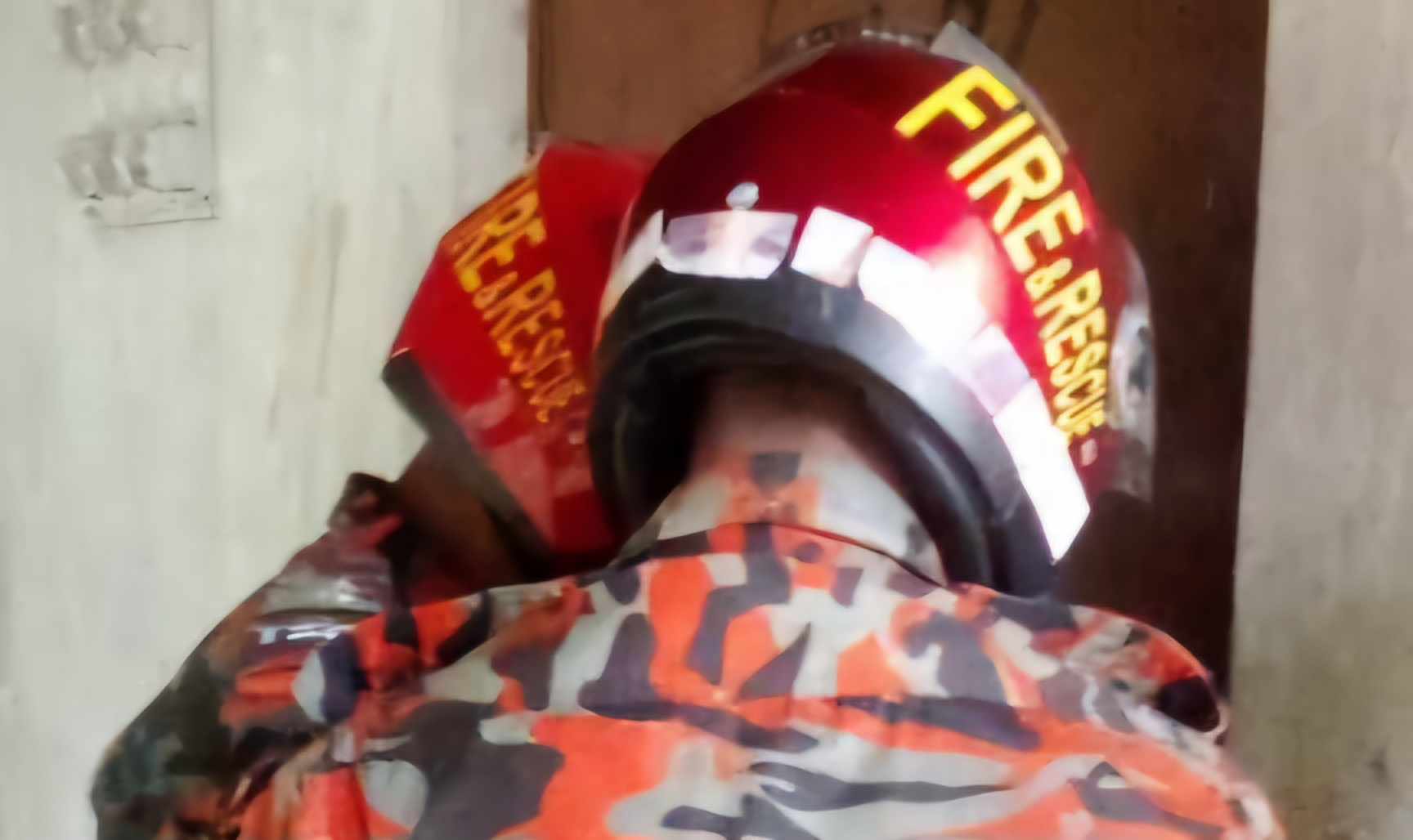 ছাত্রাবাস থেকে নিরাপত্তা প্রহরীর ঝুলন্ত মরদেহ উদ্ধার