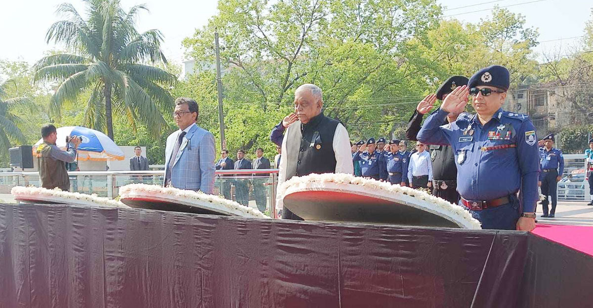 জীবন উৎসর্গকারী পুলিশ সদস্যদের শ্রদ্ধায় স্মরণ