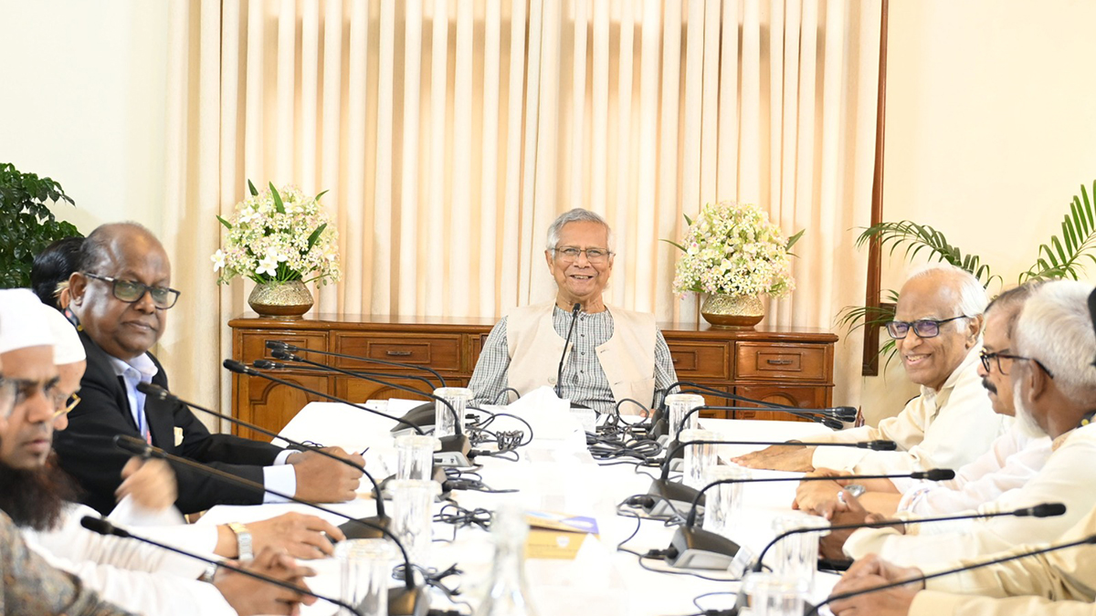 ‘নির্বাচন বানচালের চেষ্টা চলবে’, সতর্ক থাকার আহ্বান প্রধান উপদেষ্টার