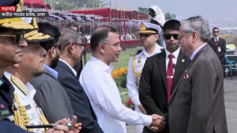 প্যারেড গ্রাউন্ডে কুচকাওয়াজে রাষ্ট্রপতি ও প্রধানমন্ত্রী