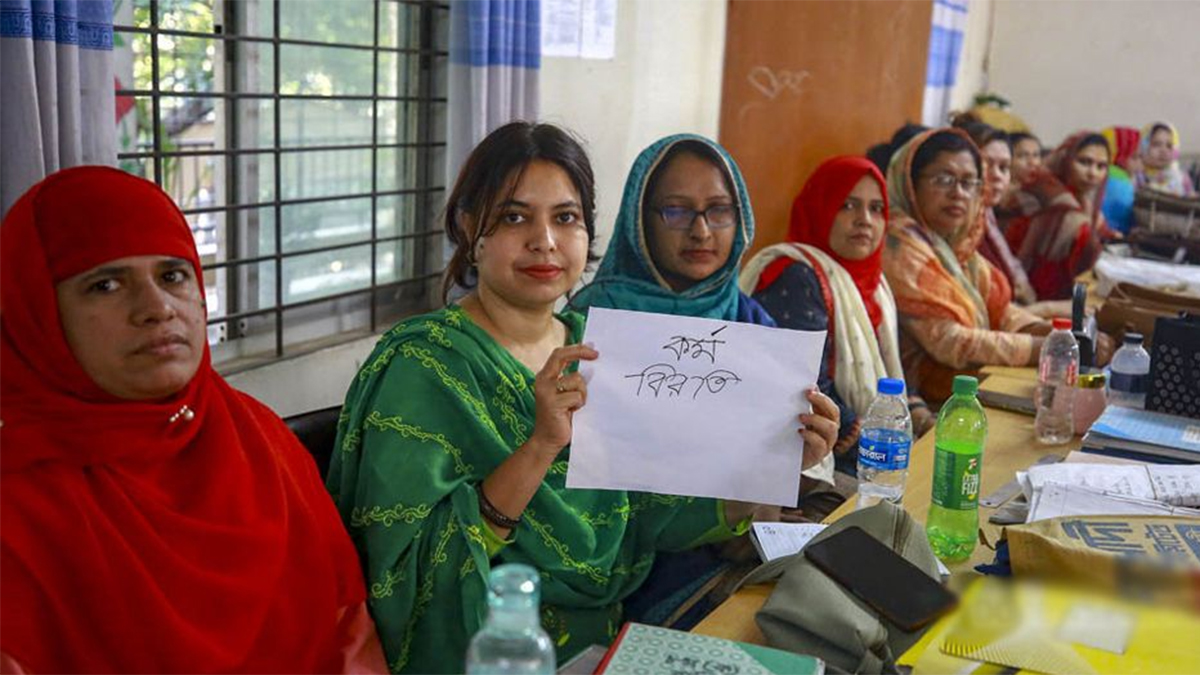 প্রাথমিক শিক্ষকদের কর্মবিরতি, ৩ দাবিতে পাঠদান বন্ধ