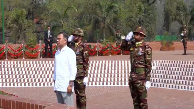 জাতীয় স্মৃতিসৌধে শহীদদের প্রতি প্রধানমন্ত্রী তারেক রহমানের শ্রদ্ধা