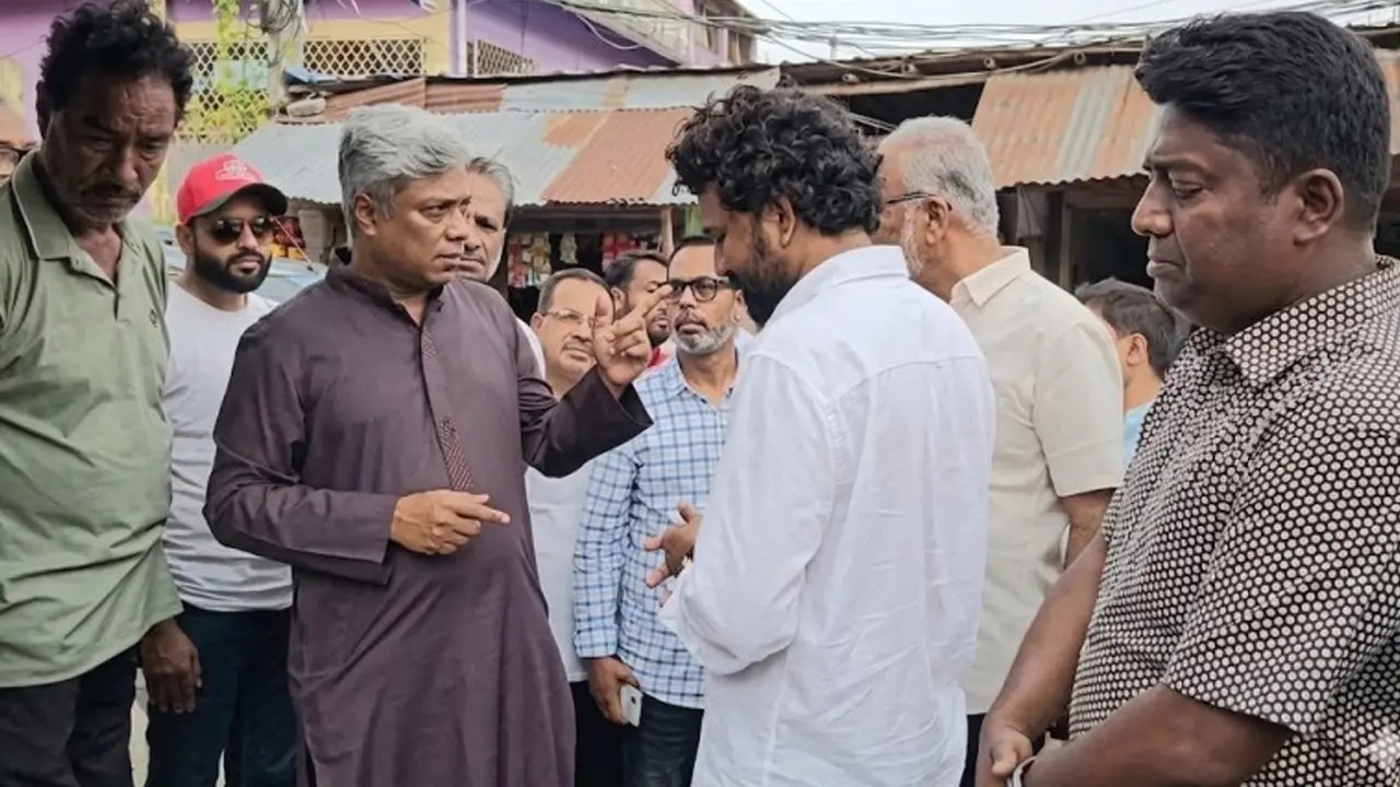 যশোরে বৈছাআ নেতা রাশেদের বাড়িতে হামলা, পরিদর্শনে জ্বালানি প্রতিমন্ত্রী