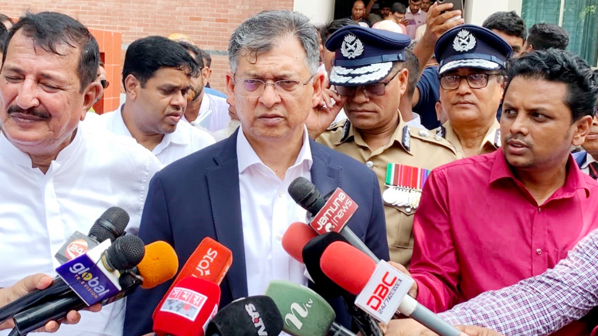 আগস্টজুড়ে নিষিদ্ধ আ.লীগের তৎপরতার শঙ্কা, সতর্ক থাকতে বললেন স্বরাষ্ট্রমন্ত্রী