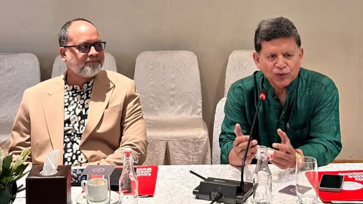 ইউনূস সরকারের ৩ ‘ব্যর্থতা’ তুলে ধরলেন হোসেন জিল্লুর রহমান