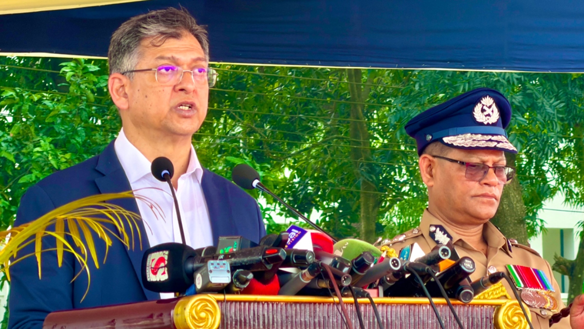 দলীয় প্রভাবমুক্ত পুলিশ গড়ার আহ্বান স্বরাষ্ট্রমন্ত্রীর