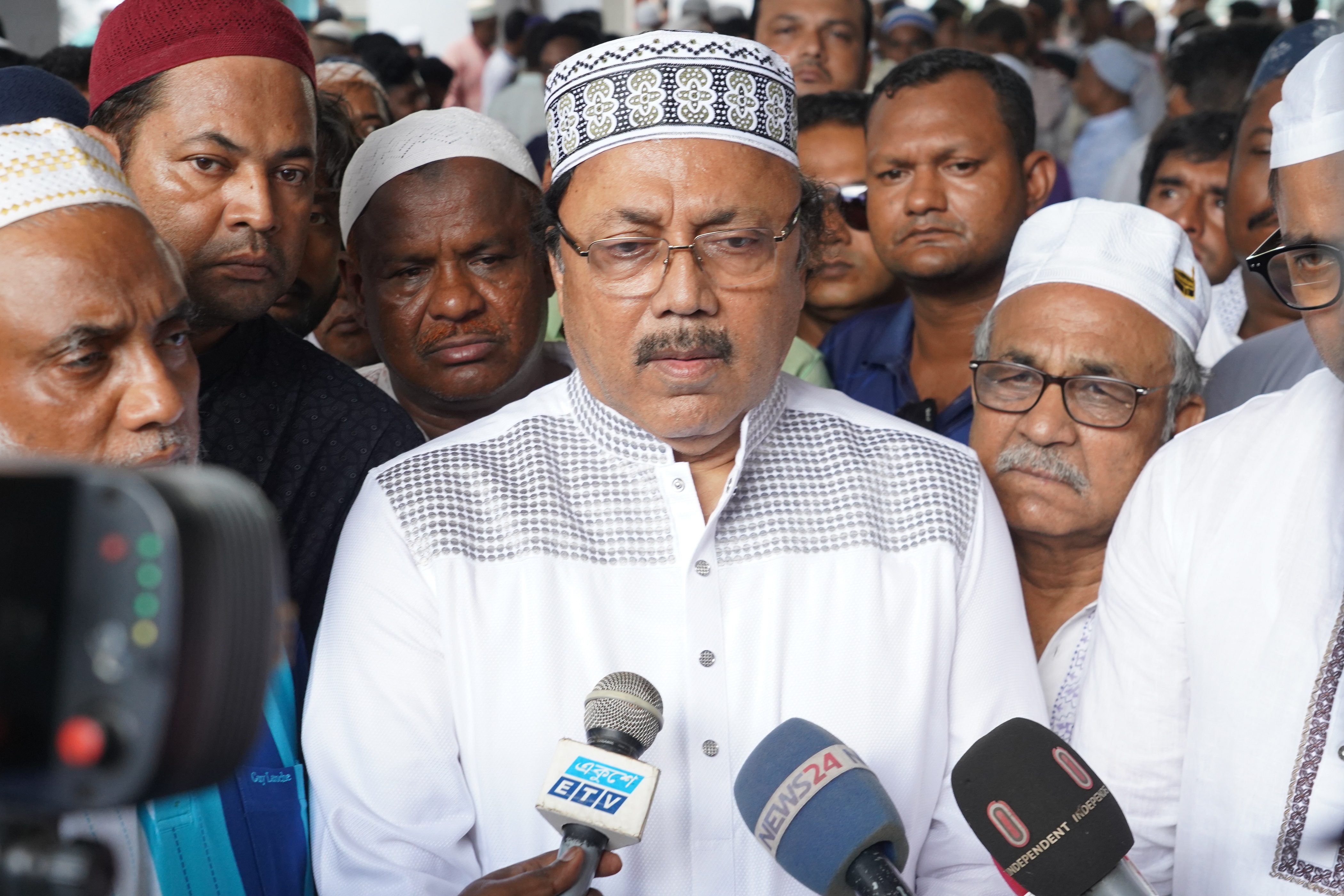 যেকোনো অরাজকতা রুখতে মাঠে ছিলাম, আছি : রাসিক মেয়র