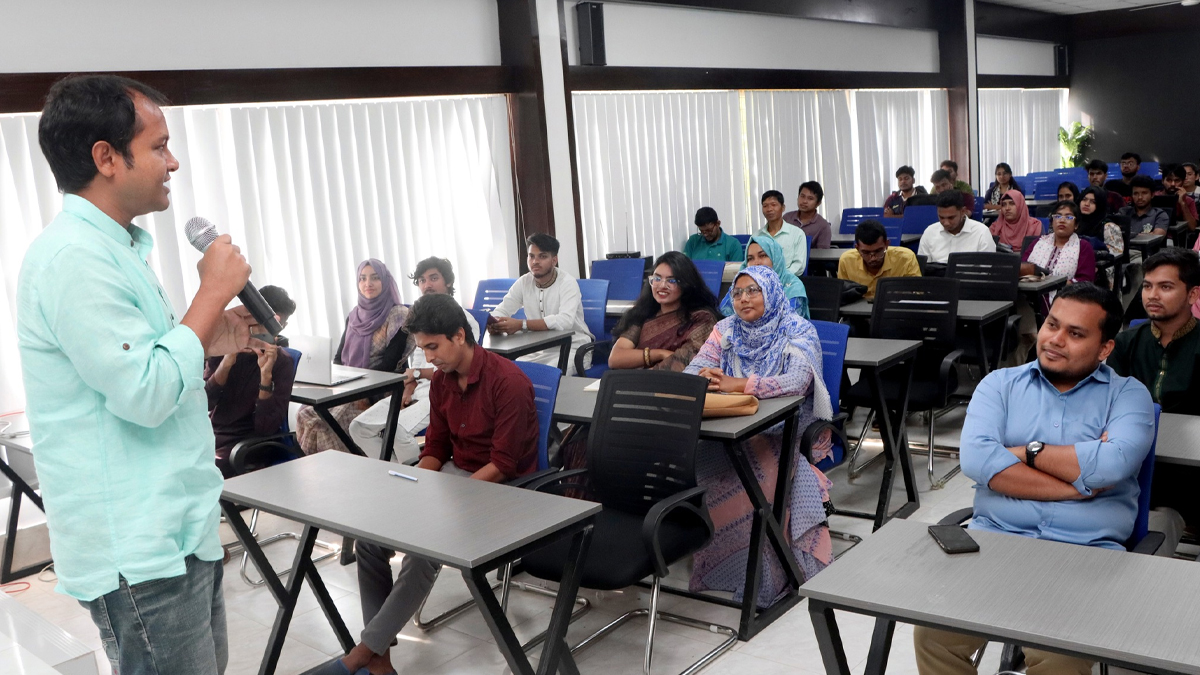 পেশা ও সৃজনশীলতার ভারসাম্য উঠে এলো রাবিপ্রবি ফটোগ্রাফি ক্লাবের সেমিনারে