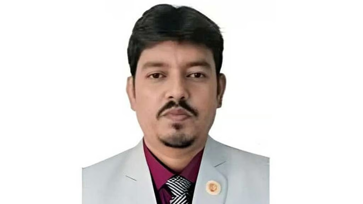 দুর্নীতি-স্বেচ্ছাচারিতা: রাবি শিক্ষককে ৫ বছরের অব্যাহতি, পদাবনতি
