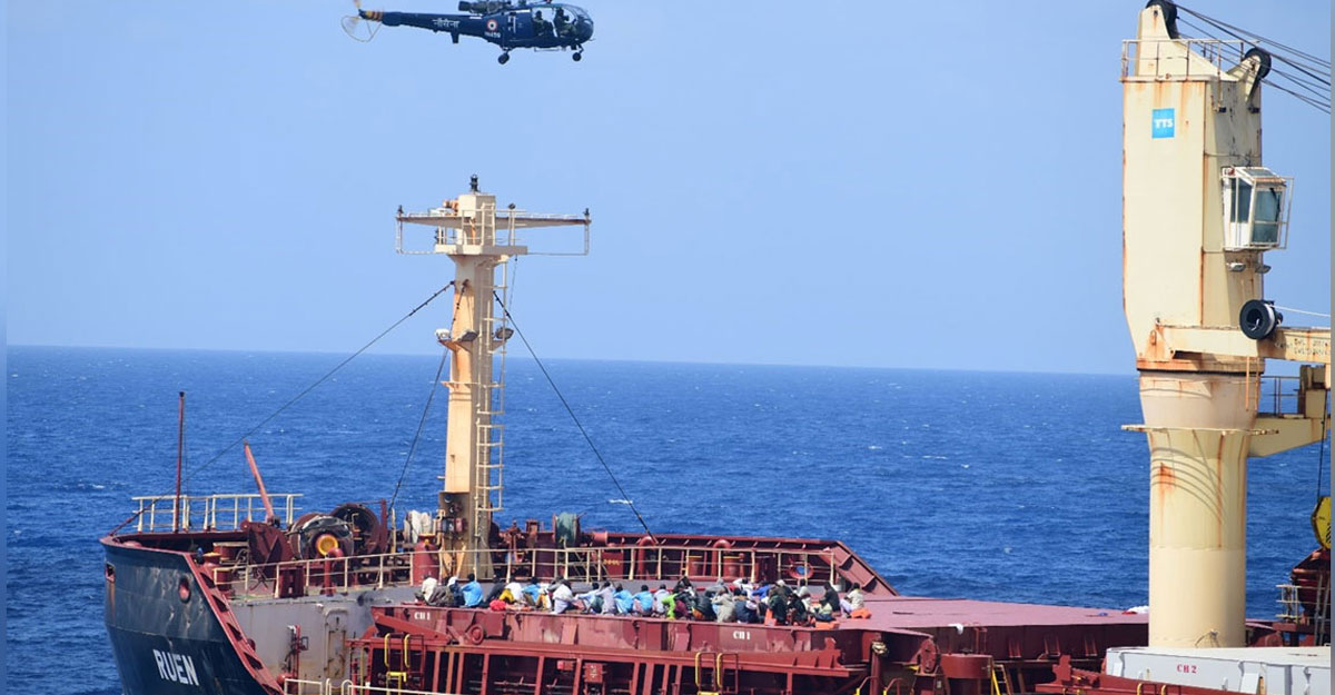 দস্যুদের কাছ থেকে জাহাজ দখল ভারতীয় নৌসেনাদের