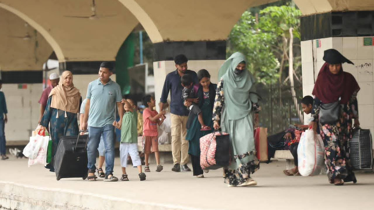 এবার কাজের তাড়ায় ফেরা, ঢাকা ফিরছে চেনা রূপে