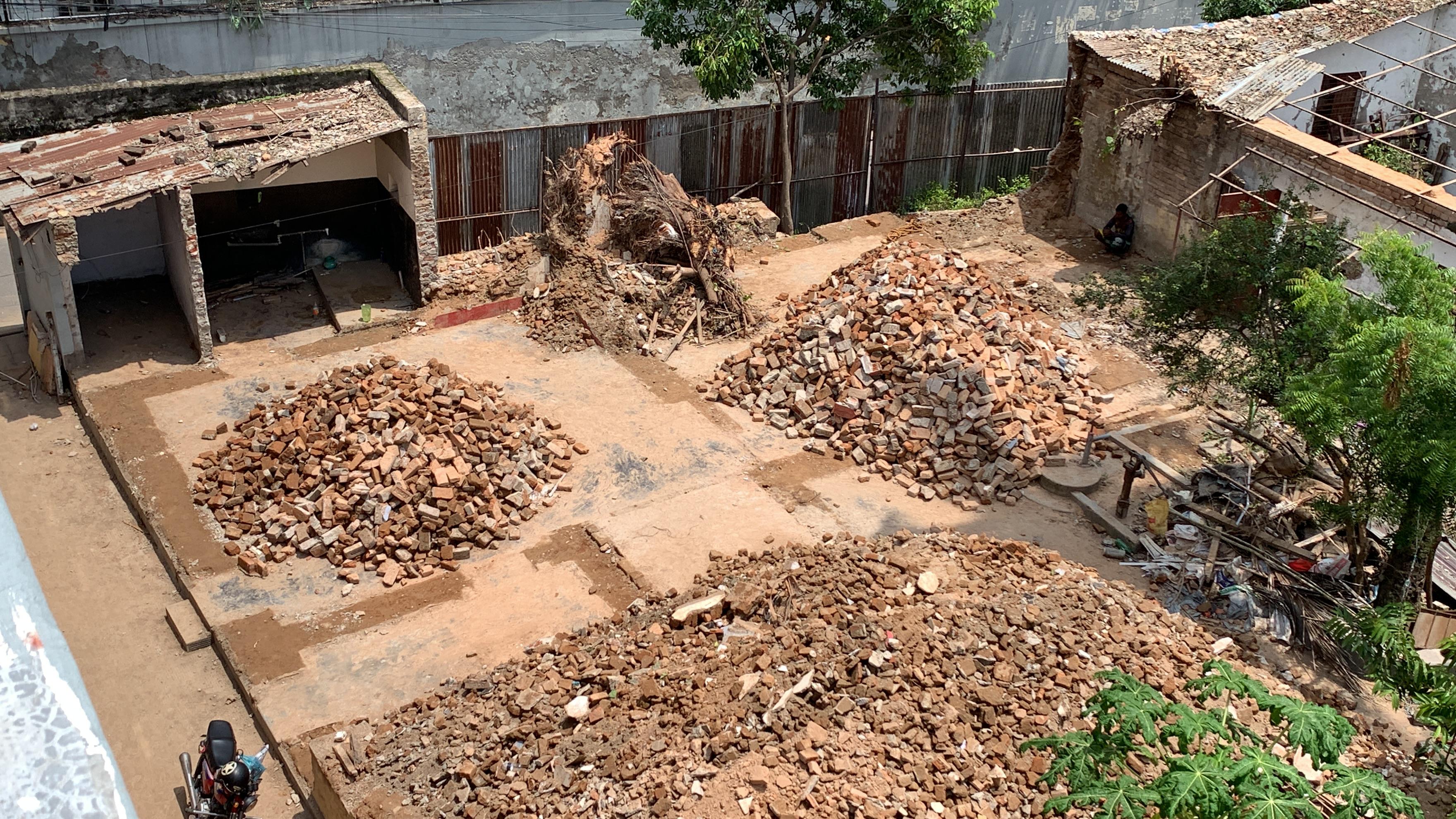 সিসি ক্যামেরা বন্ধ করে ভাঙা হয় ঋত্বিক ঘটকের আদি বাড়ি