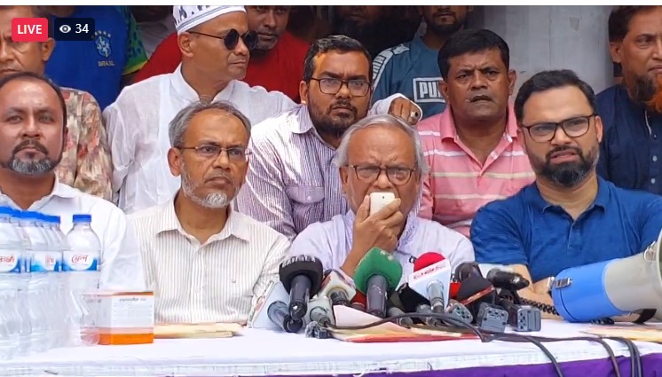 বিএনপি নেতারা নয়, আ'লীগের নেতা ও তাদের স্বজনরাই দেশ ছাড়ছে : রিজভী