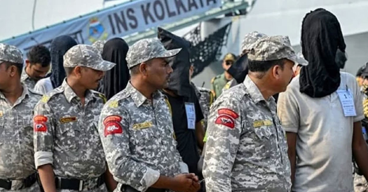 এমভি রুয়েনের ৩৫ সোমালি জলদস্যু ভারতে